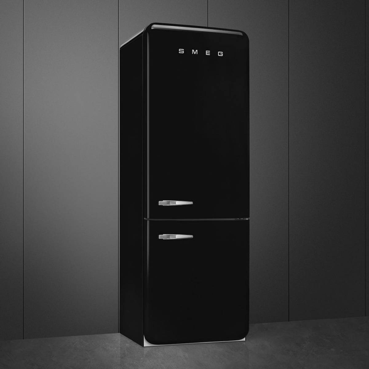 Smeg kombiskap retro sort høyre FAB38RBL5 2050x706x711 mm