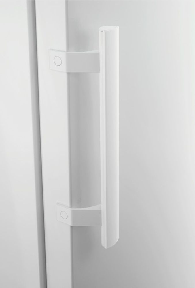 Electrolux Kombiskap hvit 175 cm LNT3LE31W1