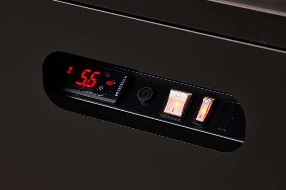 Vibocold kjøledisk Oslo med automatisk luftfukter sort 137 cm OSC 100C NEW HC S